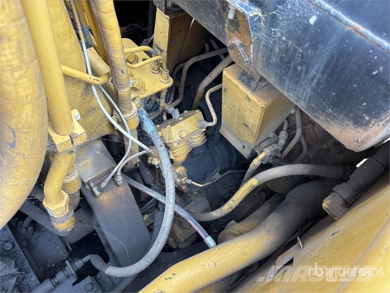 CAT 631G Strugači