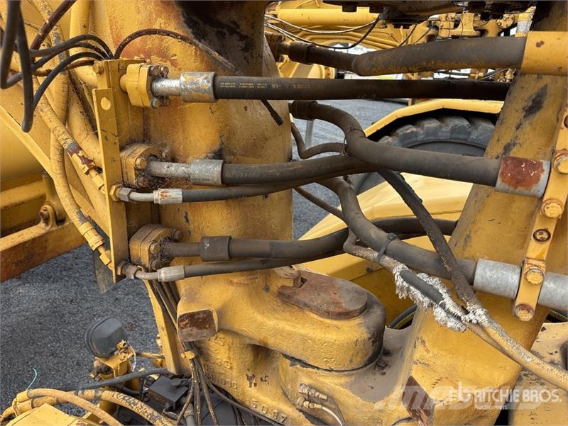 CAT 631G Strugači