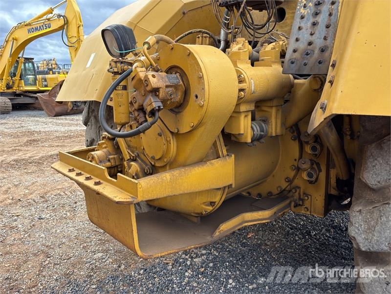 CAT 631G Strugači