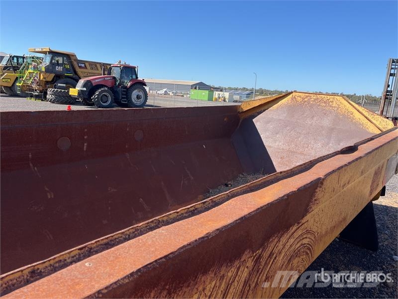 CAT 725 Truck Dump Body شاحنات قلابة