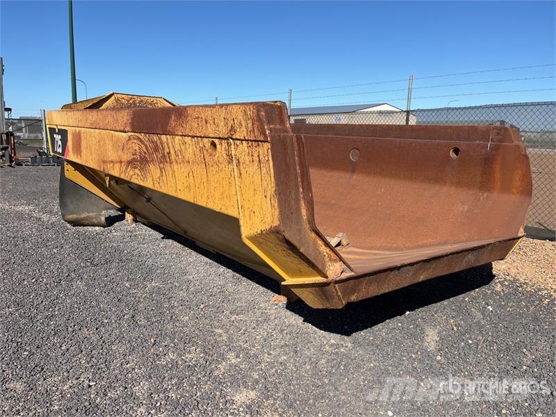 CAT 725 Truck Dump Body شاحنات قلابة