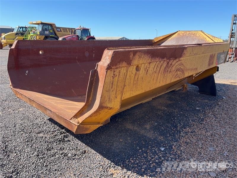 CAT 725 Truck Dump Body شاحنات قلابة