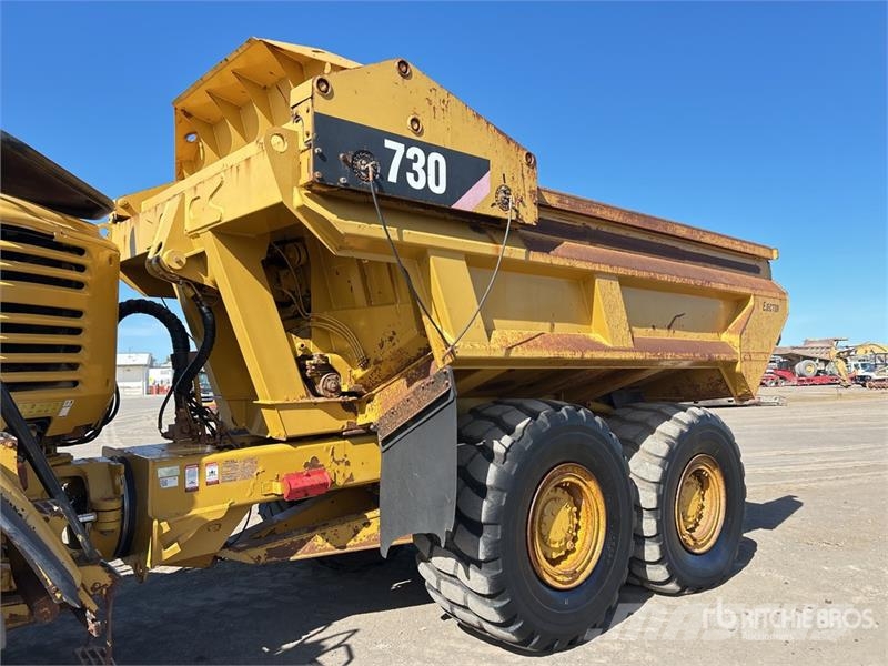 CAT 730 ساحبات مفصلية