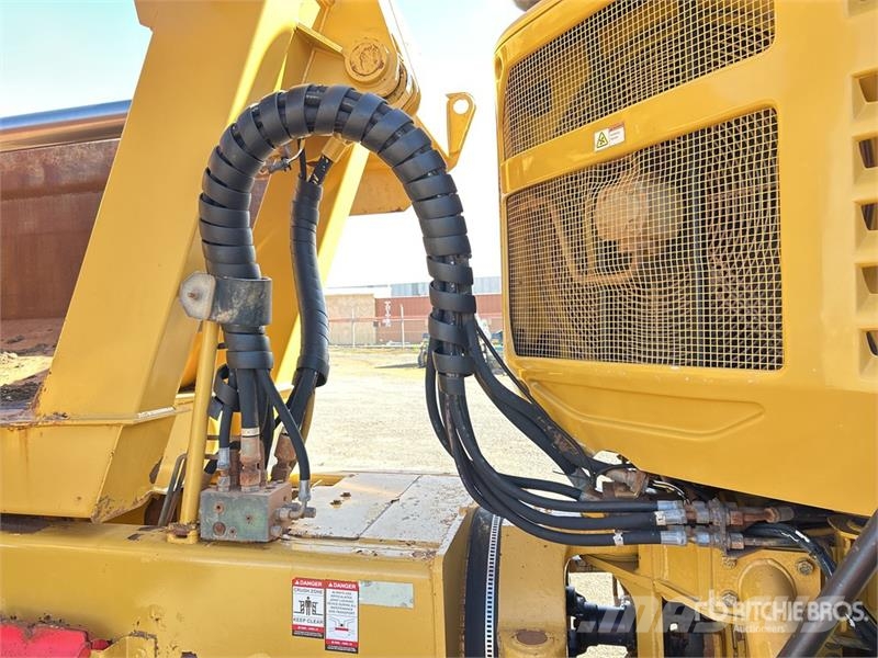 CAT 730 ساحبات مفصلية