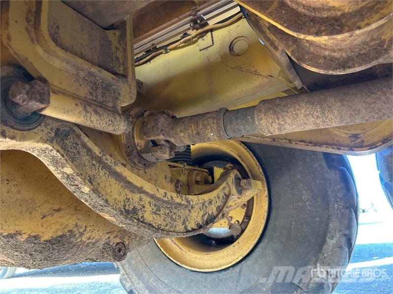 CAT 730 ساحبات مفصلية