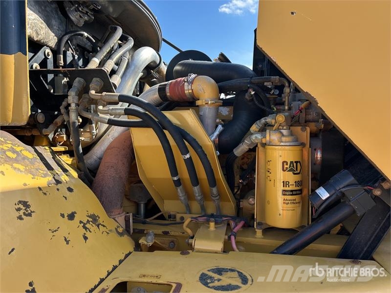 CAT 730 ساحبات مفصلية