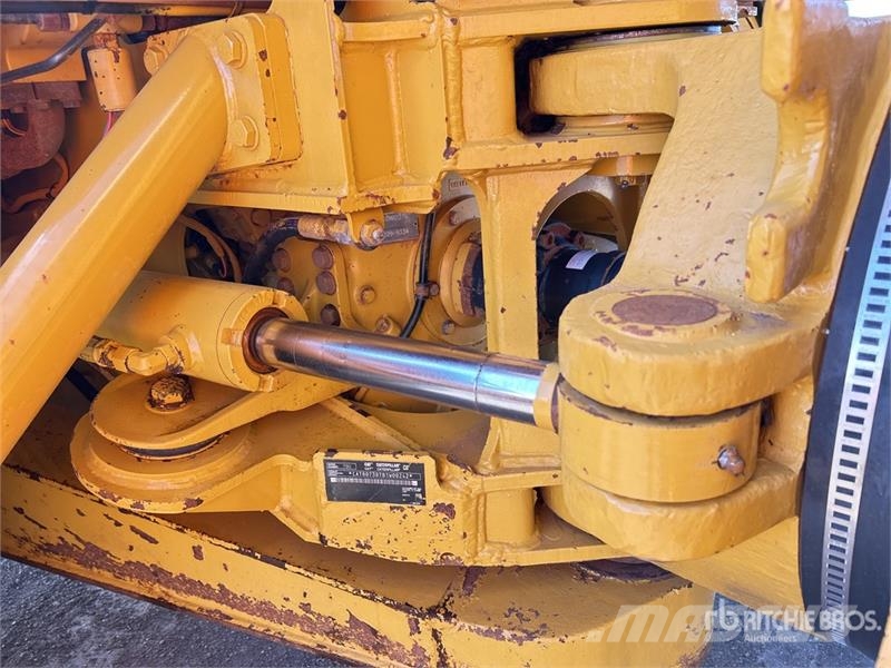 CAT 730 ساحبات مفصلية