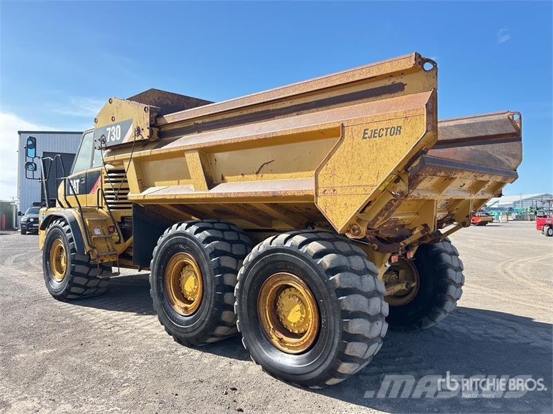 CAT 730 ساحبات مفصلية