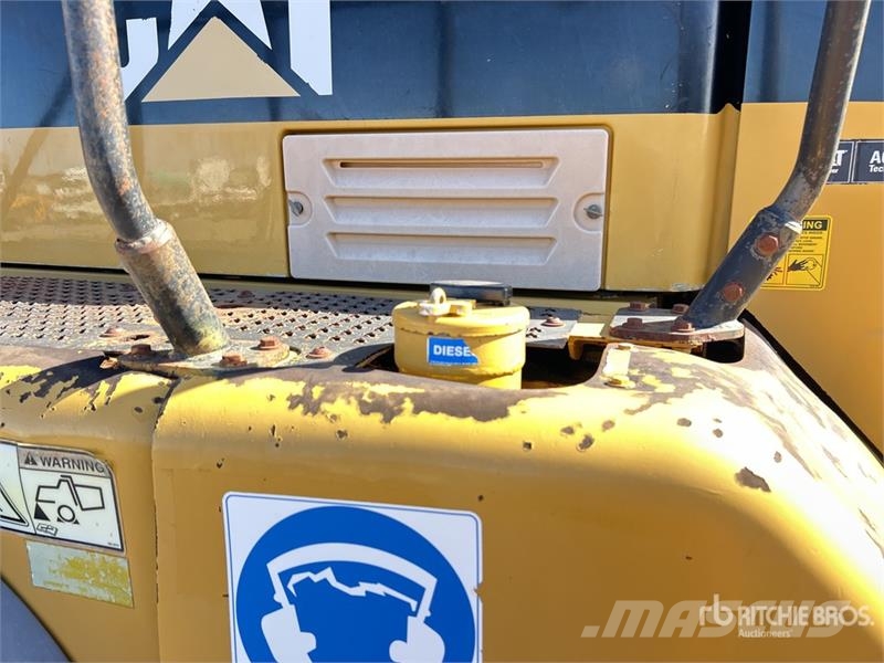 CAT 730 ساحبات مفصلية