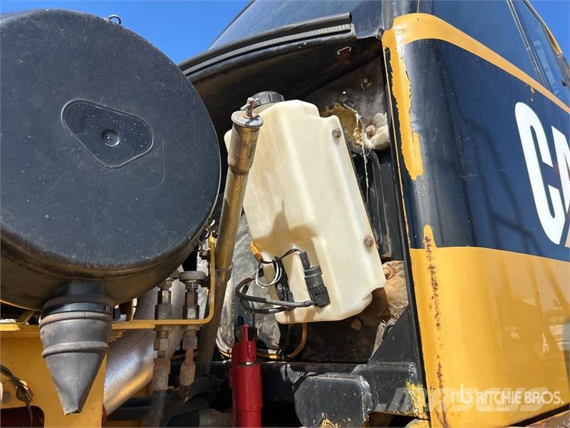 CAT 730 ساحبات مفصلية