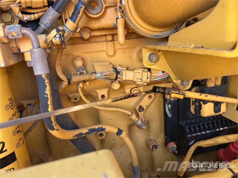CAT 730 ساحبات مفصلية