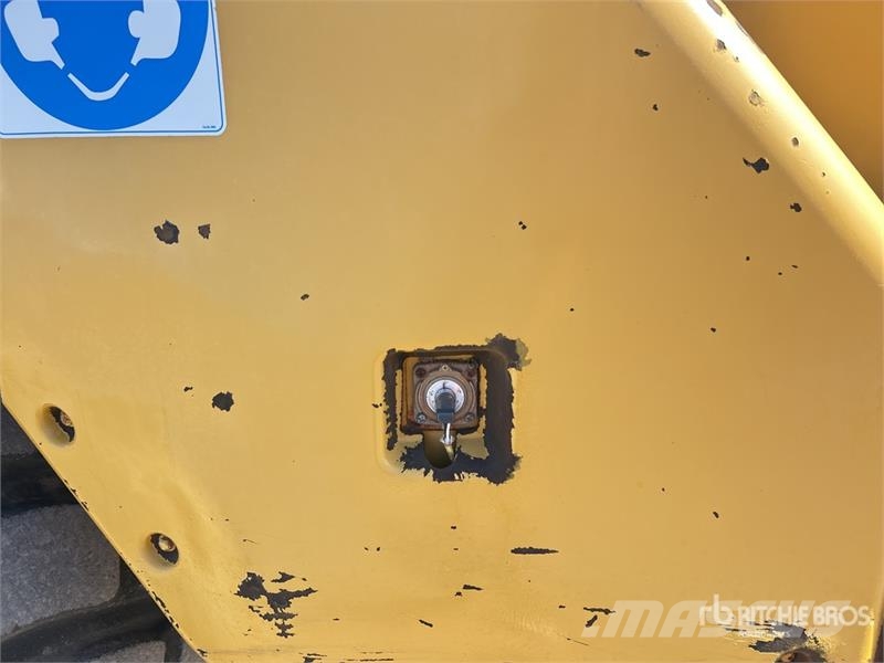 CAT 730 ساحبات مفصلية