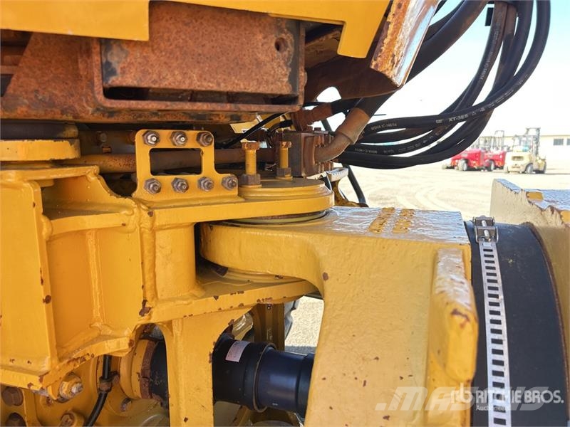 CAT 730 ساحبات مفصلية