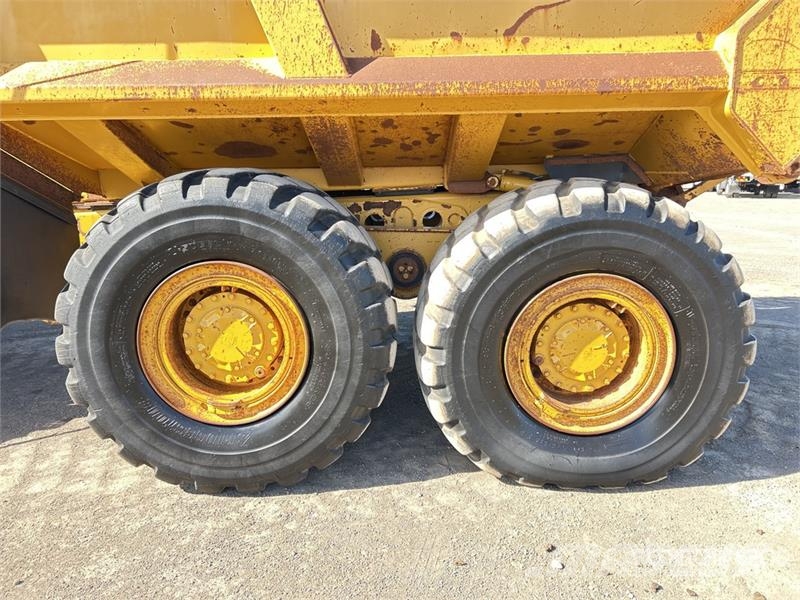 CAT 730 ساحبات مفصلية
