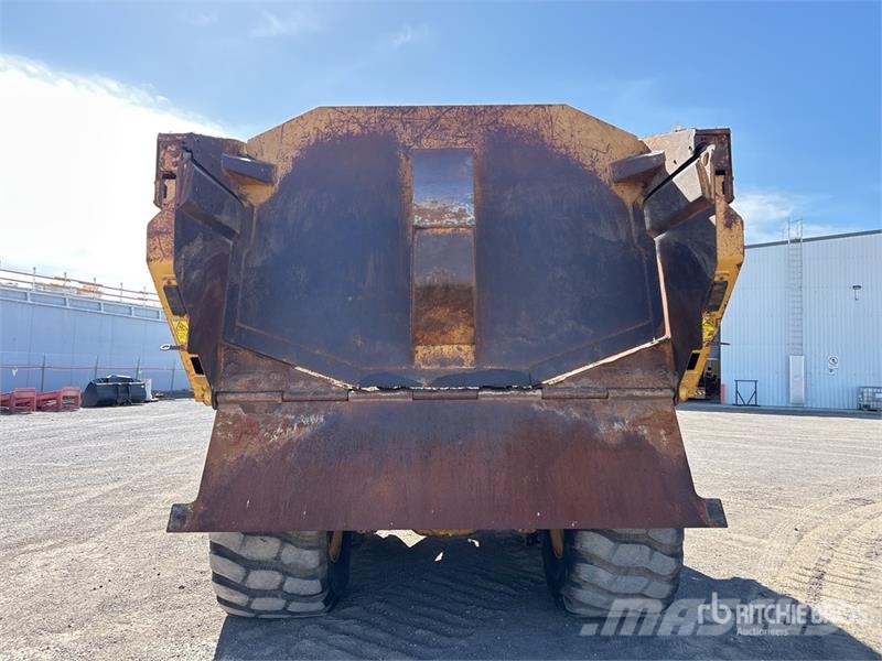 CAT 730 ساحبات مفصلية