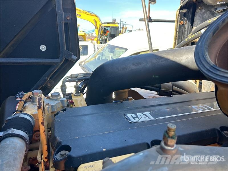 CAT 730 ساحبات مفصلية