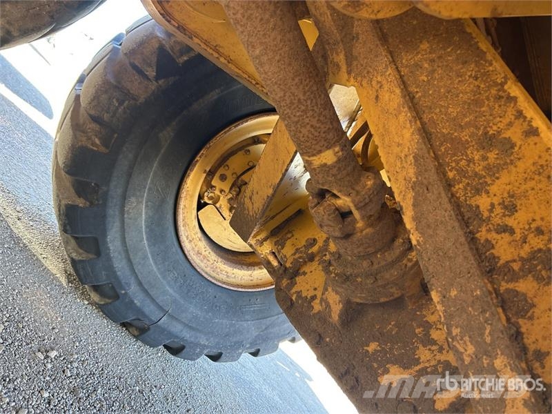CAT 730 ساحبات مفصلية