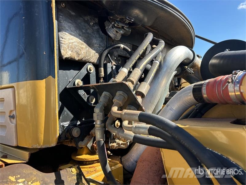 CAT 730 ساحبات مفصلية