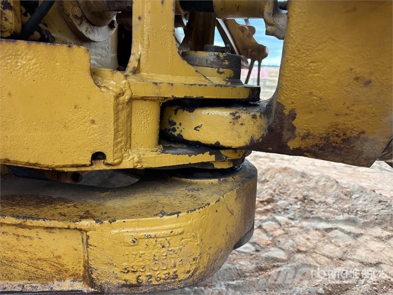 CAT 730 Liigendraamiga pinnaseveokid