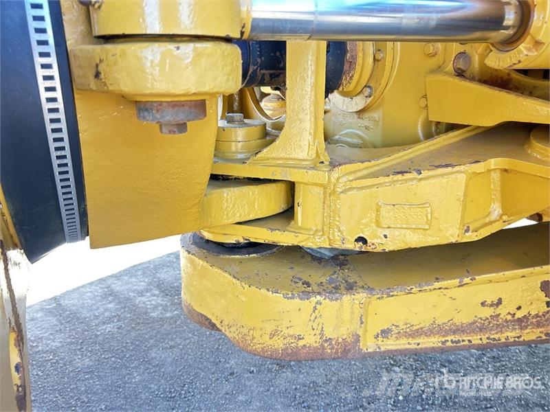 CAT 730 ساحبات مفصلية