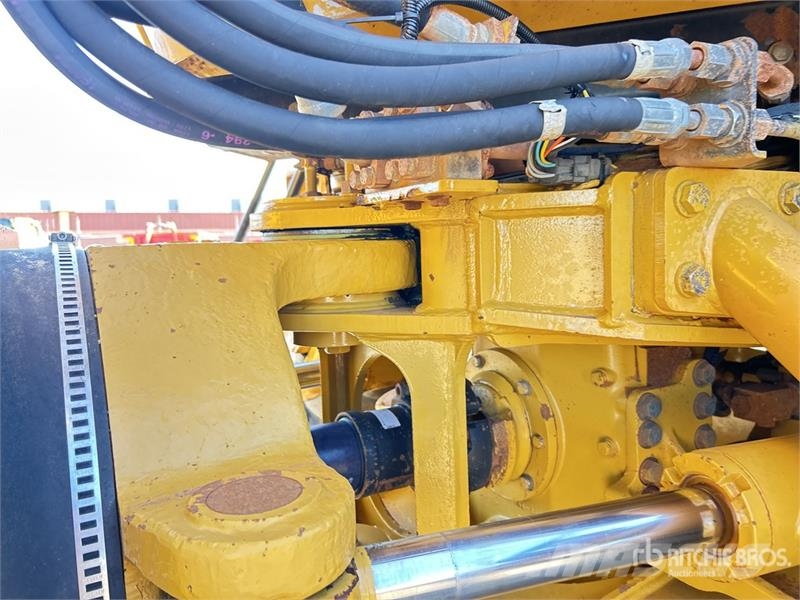 CAT 730 ساحبات مفصلية