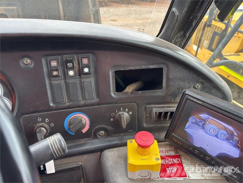 CAT 730 Liigendraamiga pinnaseveokid