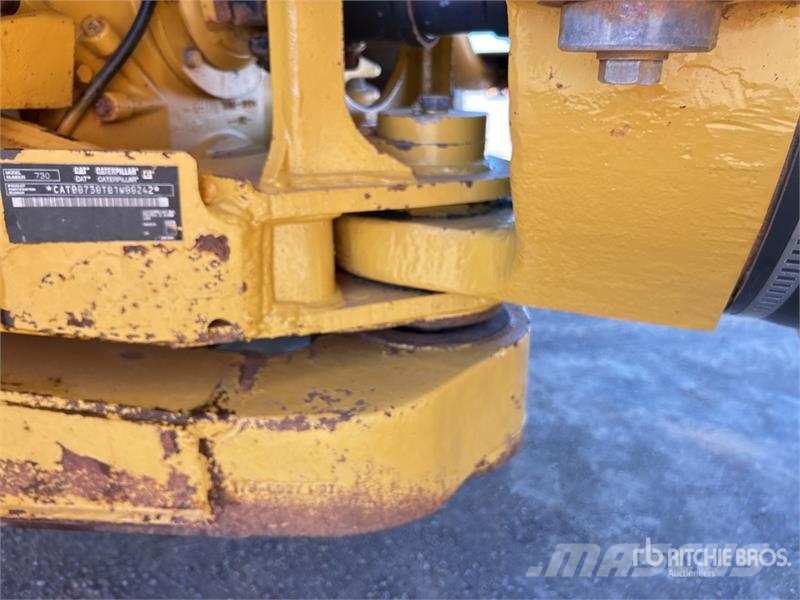 CAT 730 ساحبات مفصلية