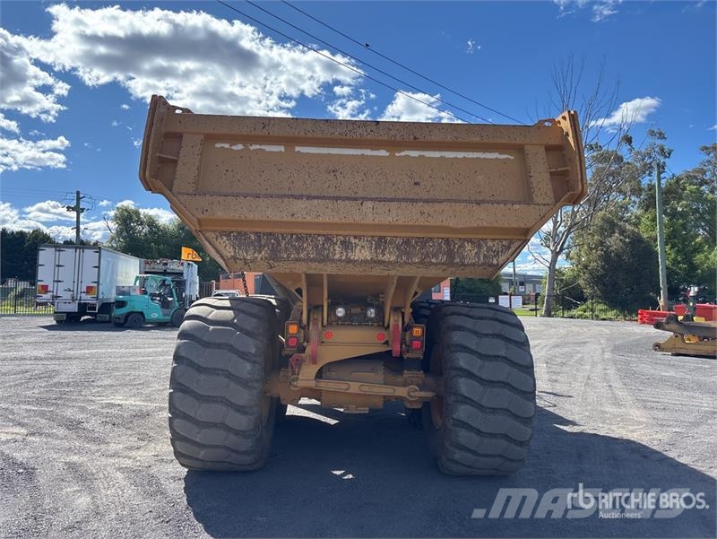 CAT 730 Zglobni damperi