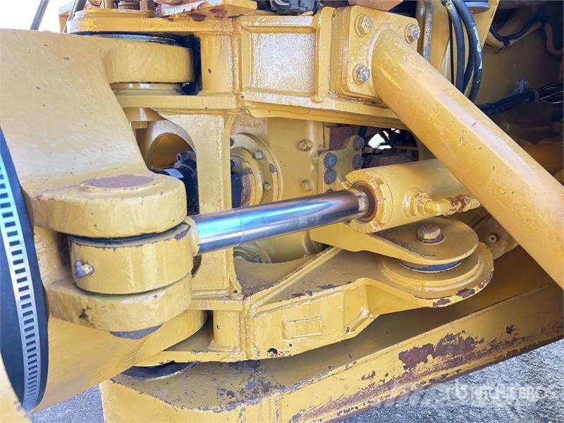 CAT 730 ساحبات مفصلية