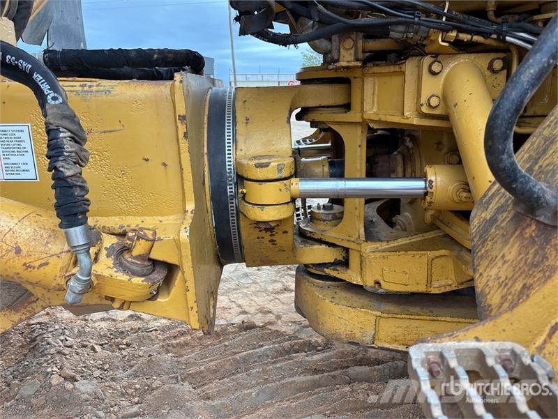 CAT 730 Liigendraamiga pinnaseveokid