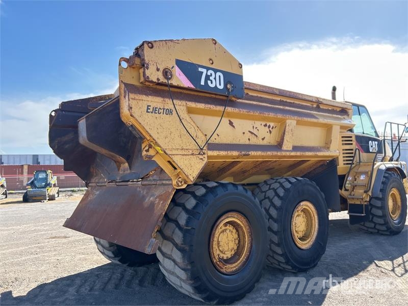 CAT 730 ساحبات مفصلية