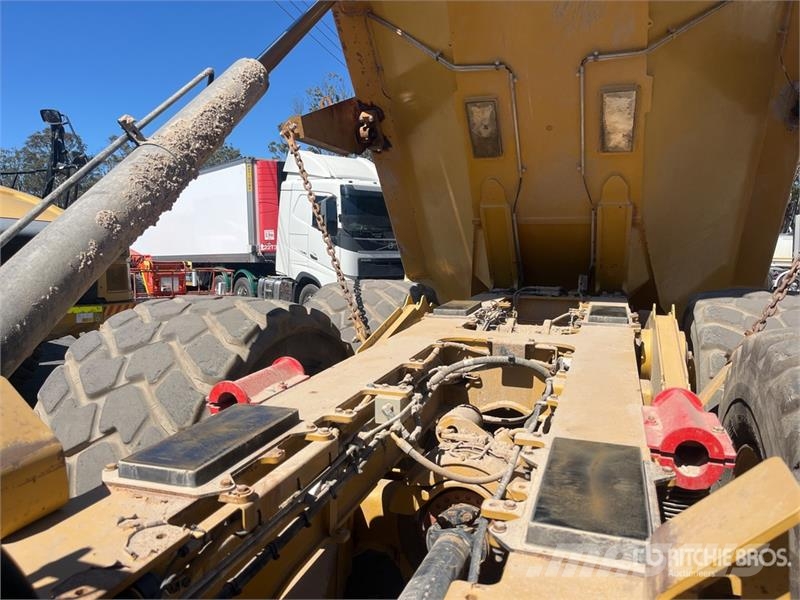 CAT 730C 铰接式自卸车