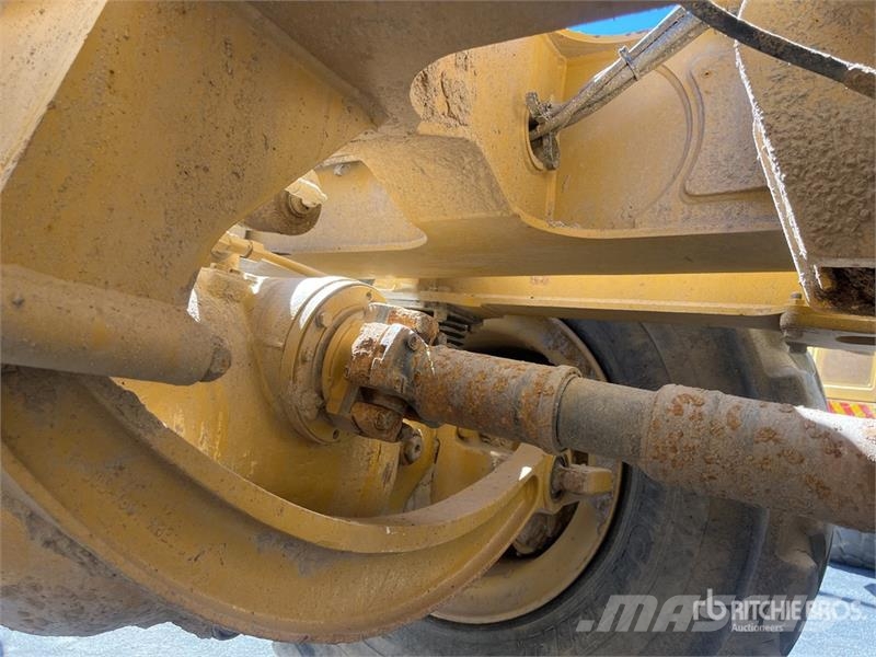 CAT 730C 铰接式自卸车