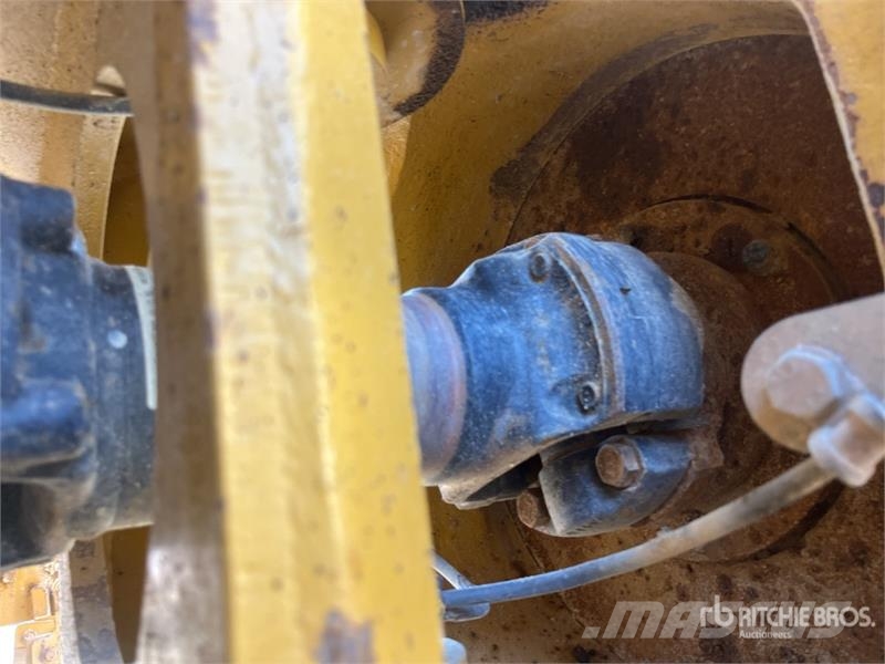 CAT 730C 铰接式自卸车