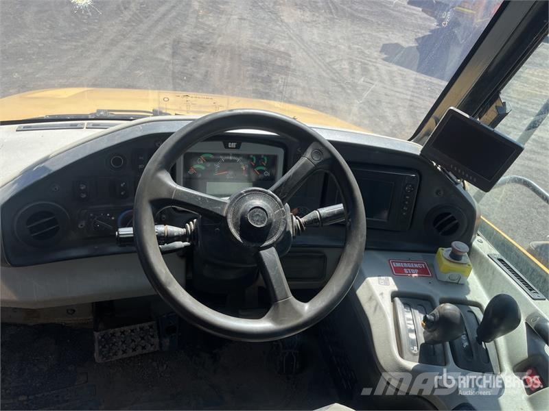 CAT 730C 铰接式自卸车