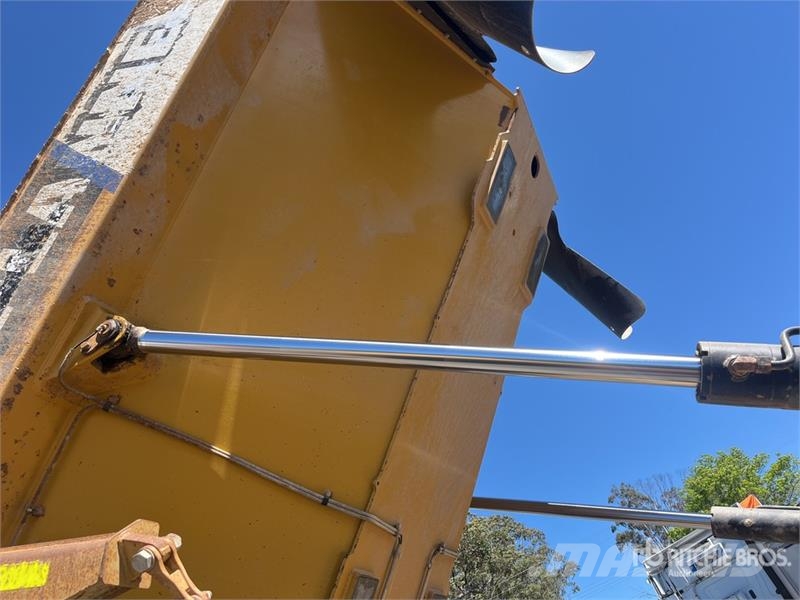 CAT 730C 铰接式自卸车