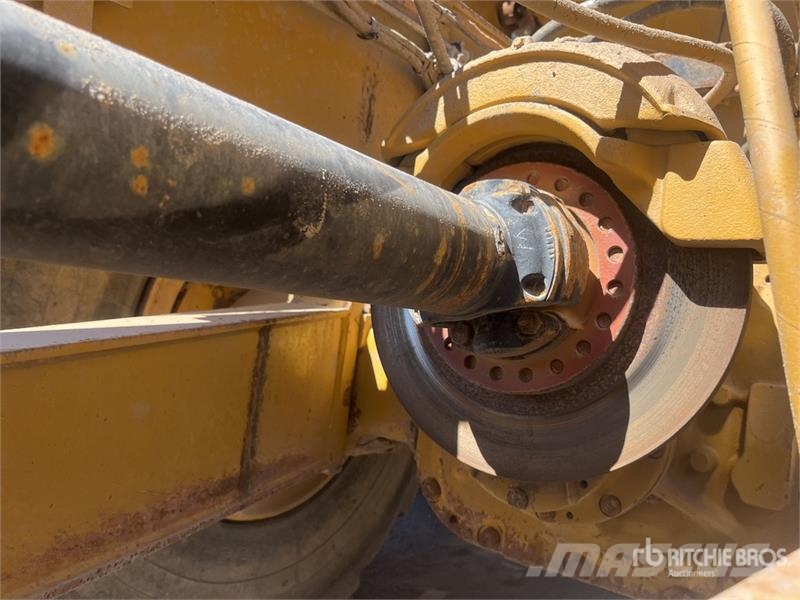CAT 730C 铰接式自卸车