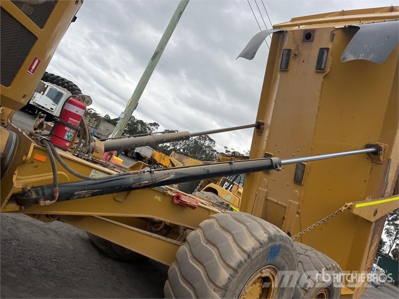 CAT 730C2 Dumper - Knickgelenk