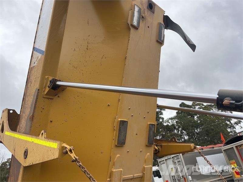 CAT 730C2 Dumper - Knickgelenk