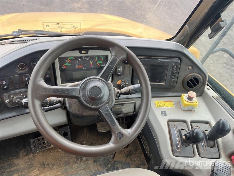 CAT 730C2 Dumper - Knickgelenk
