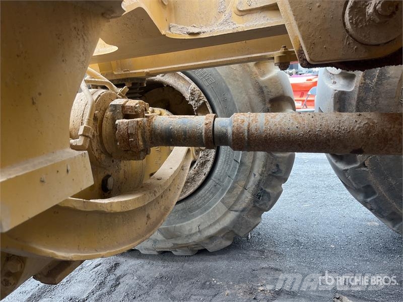 CAT 730C2 Dumper - Knickgelenk