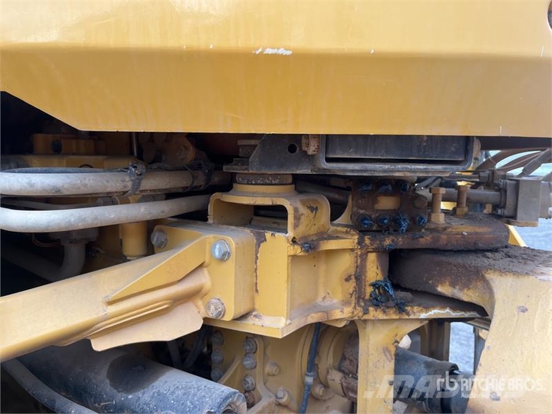 CAT 730C2 Dumper - Knickgelenk