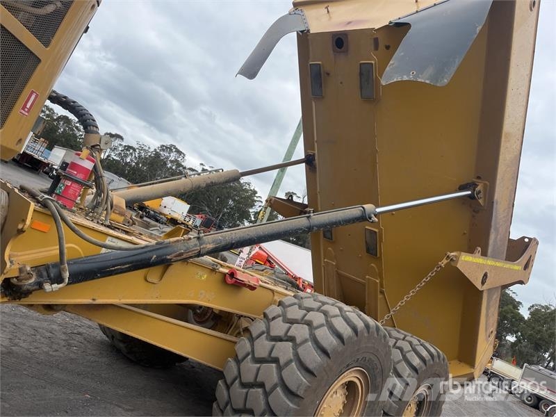 CAT 730C2 Dumper - Knickgelenk