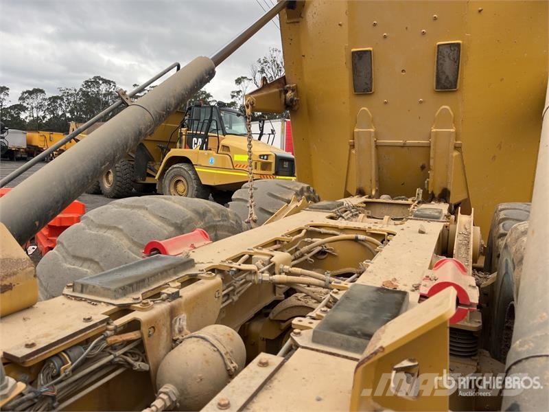 CAT 730C2 Dumper - Knickgelenk