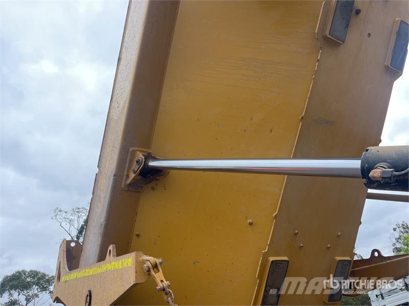 CAT 730C2 Dumper - Knickgelenk