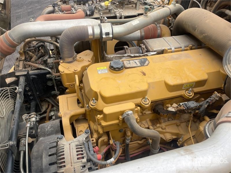 CAT 730C2 Dumper - Knickgelenk