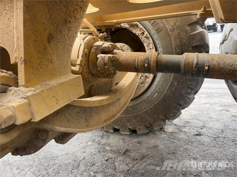 CAT 730C2 Dumper - Knickgelenk