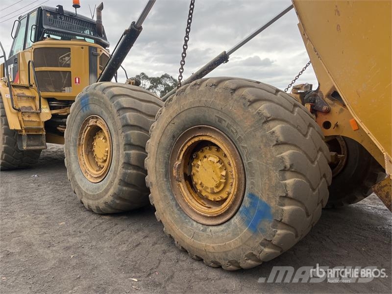 CAT 730C2 Dumper - Knickgelenk