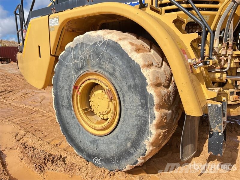 CAT 740 Zglobni damperi