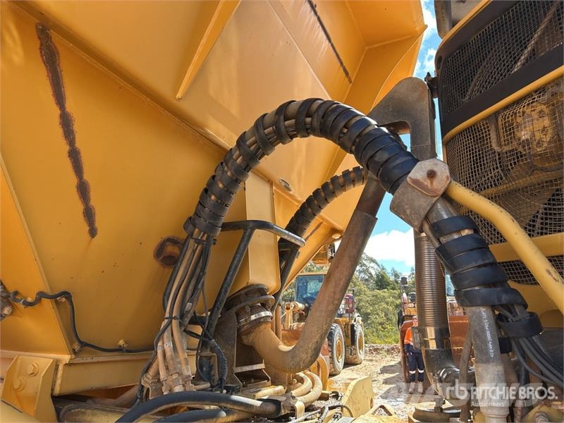 CAT 740 Zglobni damperi
